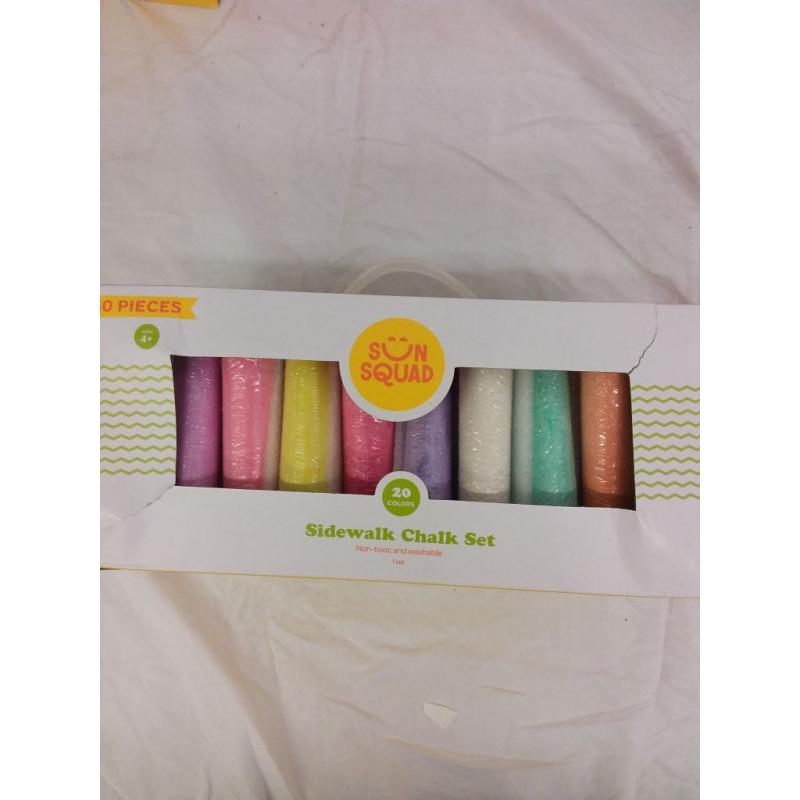 Sun Squad 60 Piece Sidewalk Chalk Set