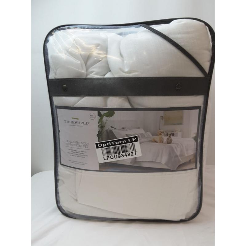 Full/Queen Family Friendly Comforter Set Color White