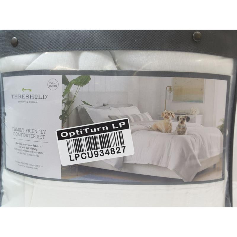 Full/Queen Family Friendly Comforter Set Color White