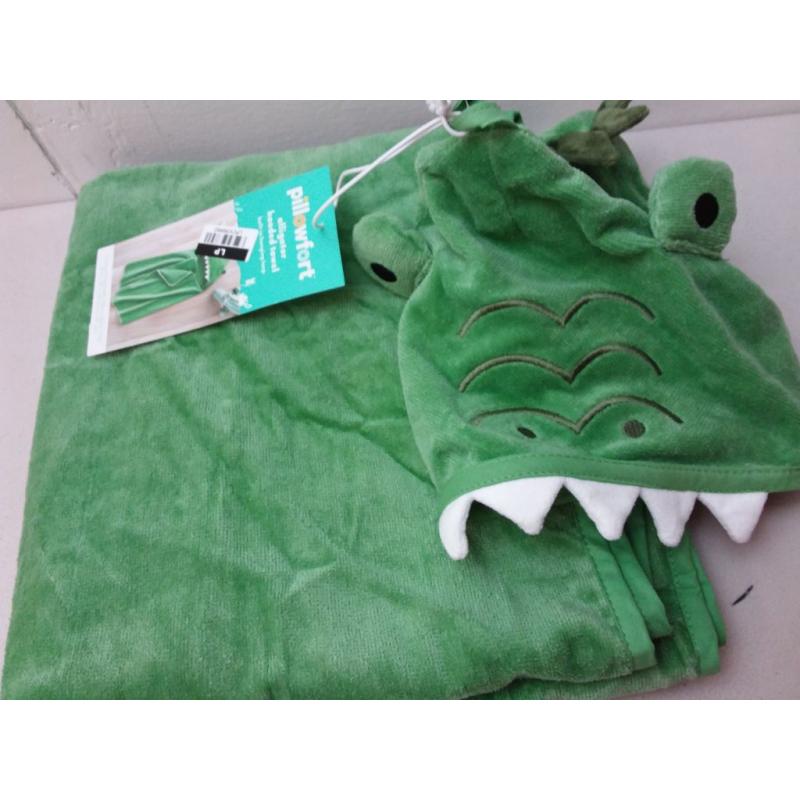 Alligator Hooded Bath Towel Green - Pillowfort