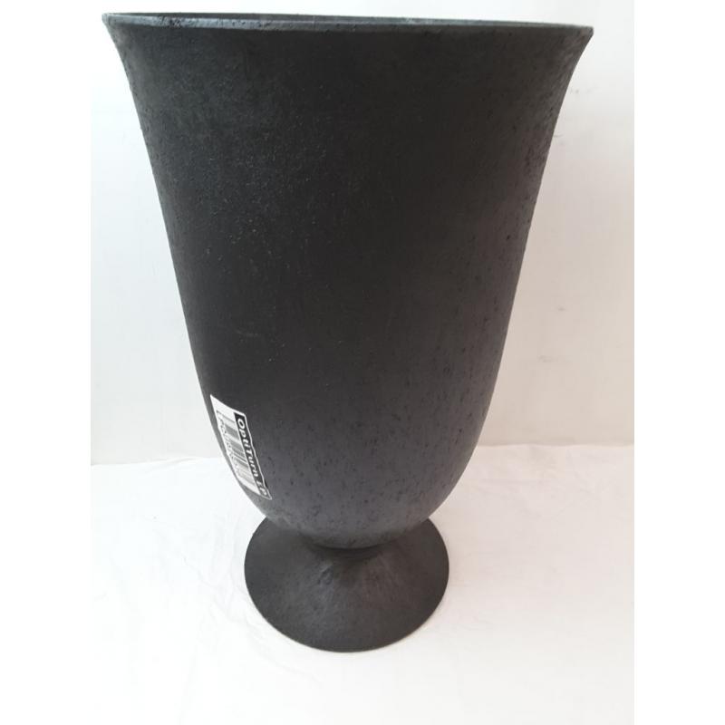 23 Recycled Urn Planter Black - Smith & Hawken