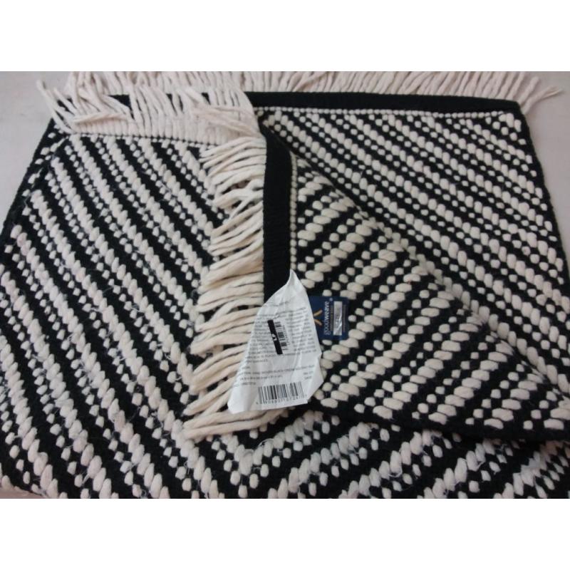 2'x3' Chevron Woven Accent Rug Black/White - Project 62