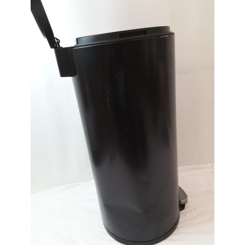 30L Round Step Trash Can Black - Brightroom