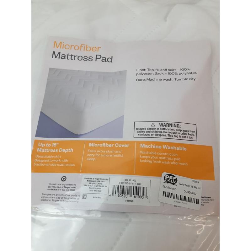 Twin/Twin XL Machine Washable Quilted Microfiber Mattress Pad - Room Essentials