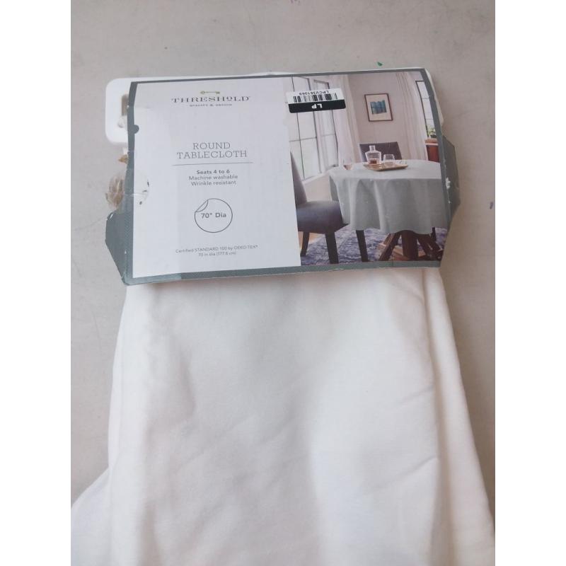 70 Round Solid Tablecloth White