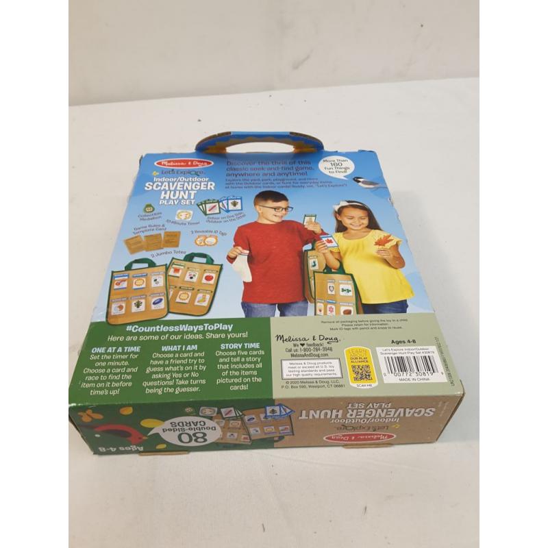 Melissa & Doug  Indoor/Outdoor Savenger Hunt Play Set