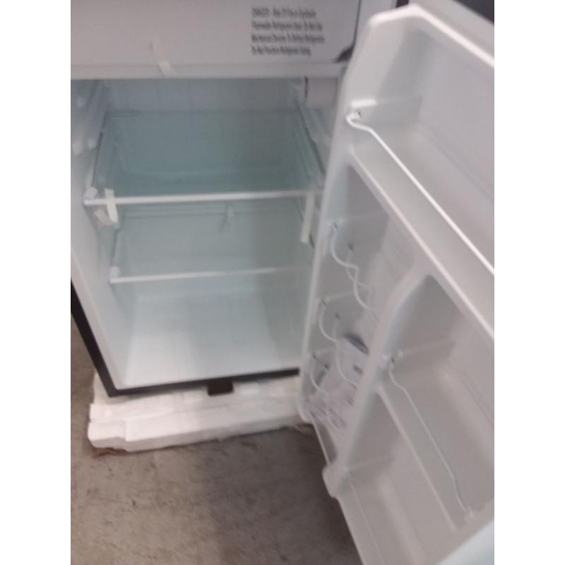 Whirlpool 3.5 cu. ft Mini Refrigerator - Stainless Steel WH35S1E