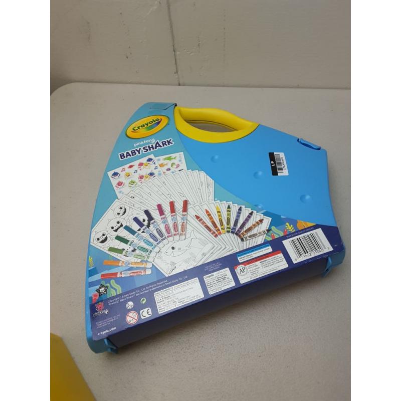 Crayola 50pc Art Case - Baby Shark -