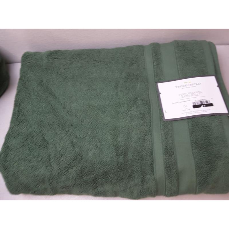 Performance Bath Sheet Dark Green - Threshold™