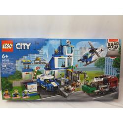 LEGO City Police Station 60316 Building Set (Please be advised that sets may be missing pieces or otherwise incomplete.)