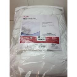 Queen Comfort Quilted Mattress Pad - Room Essentials