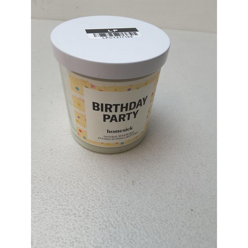 7.5oz Birthday Party Candle - Homesick