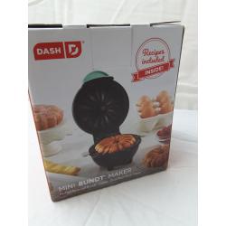 Dash Mini Bundt Maker - Aqua