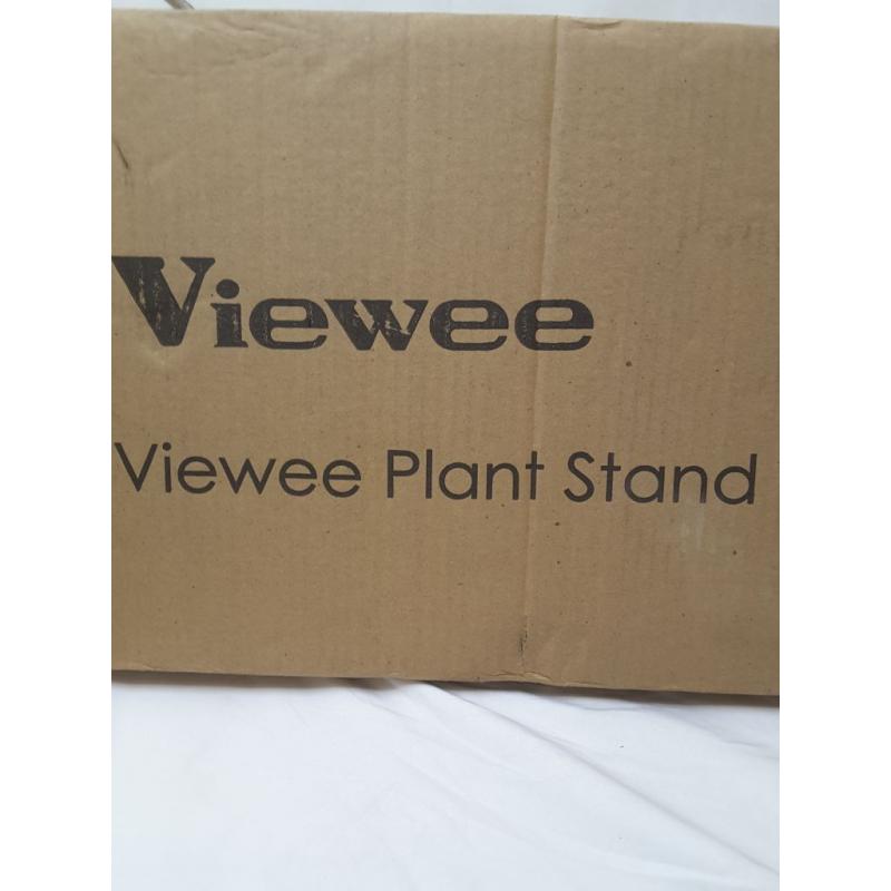 Viewee Plant Stand