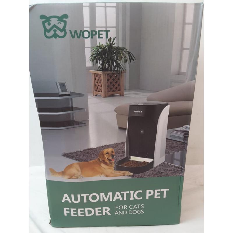 Automatic pet feeder