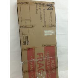 Neutypechic Wall Mounted Mirror, Black