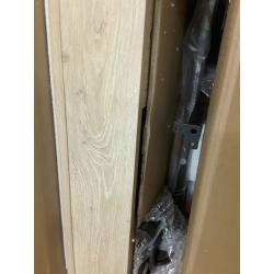 Loriing wood Writing desk with drawers and charging station