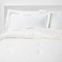 Full/Queen Family Friendly Comforter Set Color White