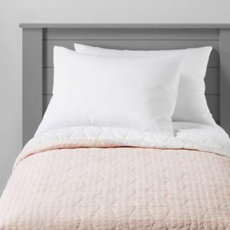 Twin Chambray Stripes Quilt Pink - Pillowfort