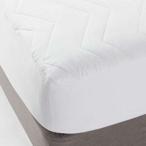 Room Essentials Machine Washable Quilted Mattress Pad Queen