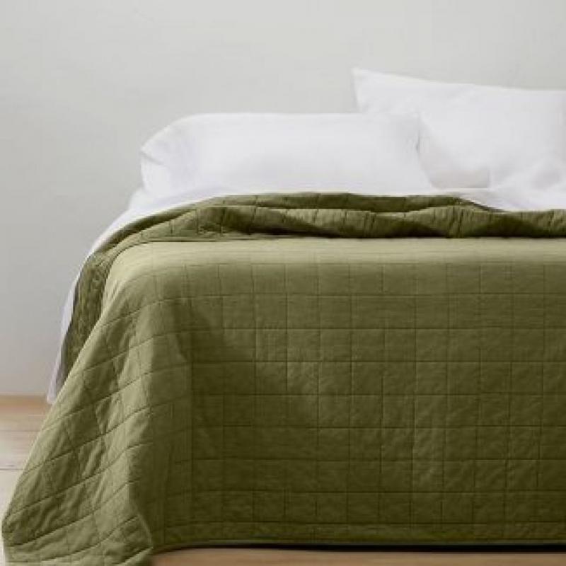 King Plus Heavyweight Linen Blend Quilt Moss Green - Casaluna