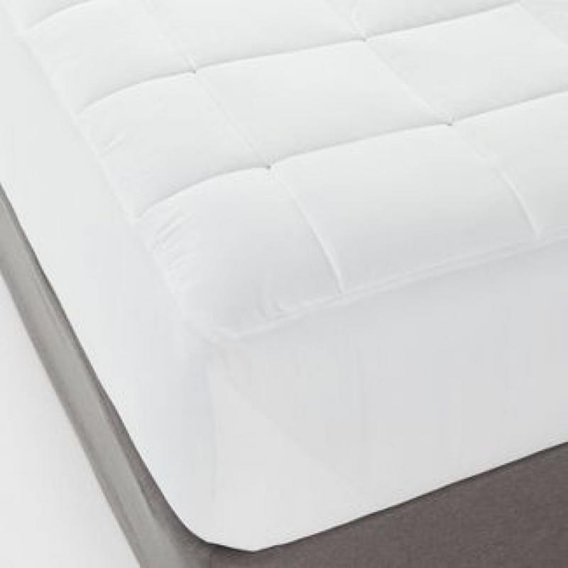 Queen Comfort Quilted Mattress Pad - Room Essentials