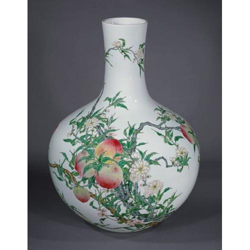 Chinese Style Peach Ceramic Art Vase With Nine Peaches