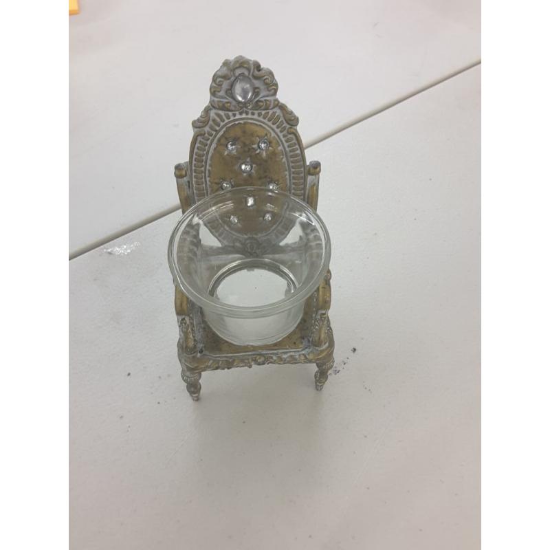 Fashionstyle Vintage Carved Diamond Chair Design Metal Glass Candle Holder